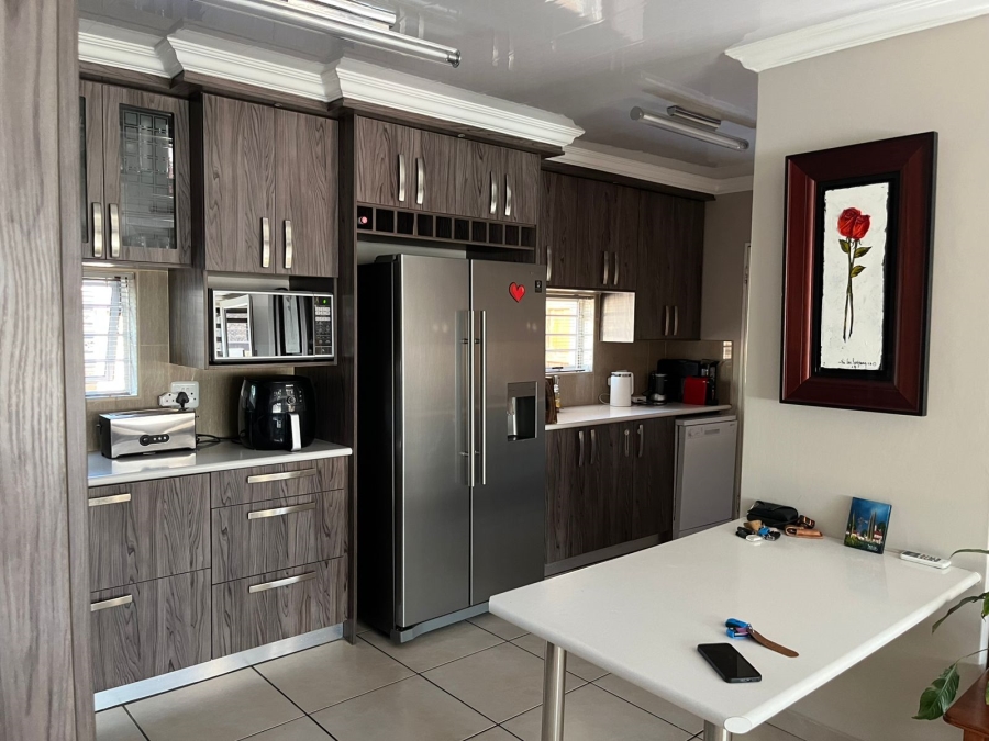 To Let 3 Bedroom Property for Rent in Langenhovenpark Free State